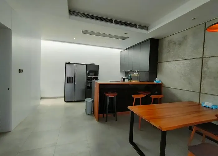 Milo Modern Five-bedrooms